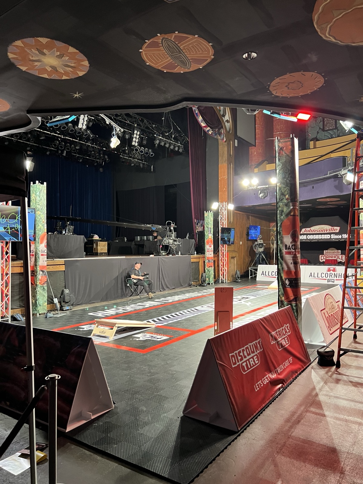 Live concert with line arrays and stage lighting